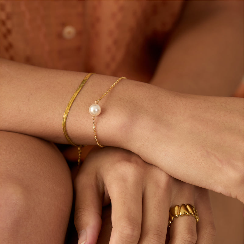 Be Yourself Crystal Pearl Bracelet (Gold)
